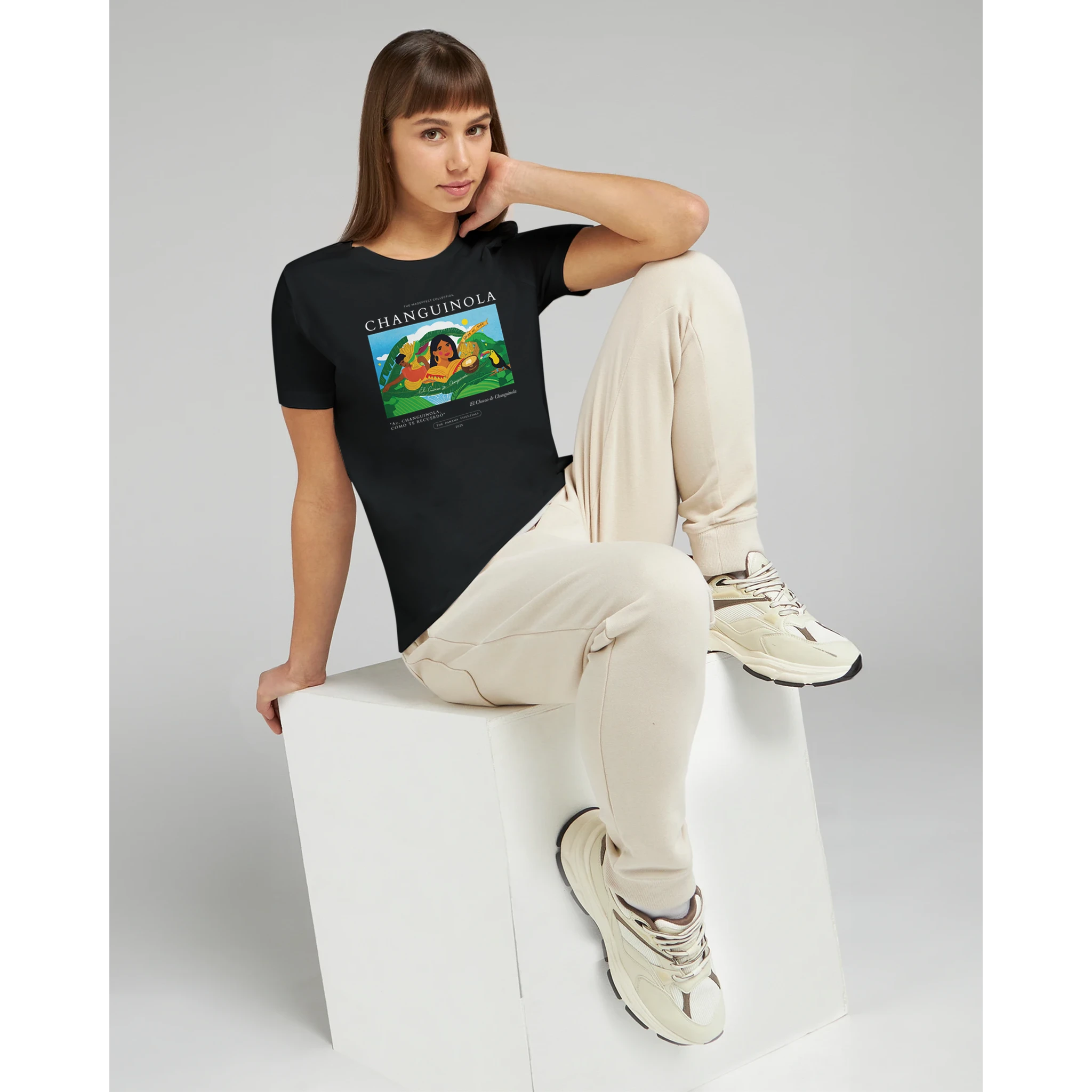 "Changuinola" Women's Relaxed T-Shirt